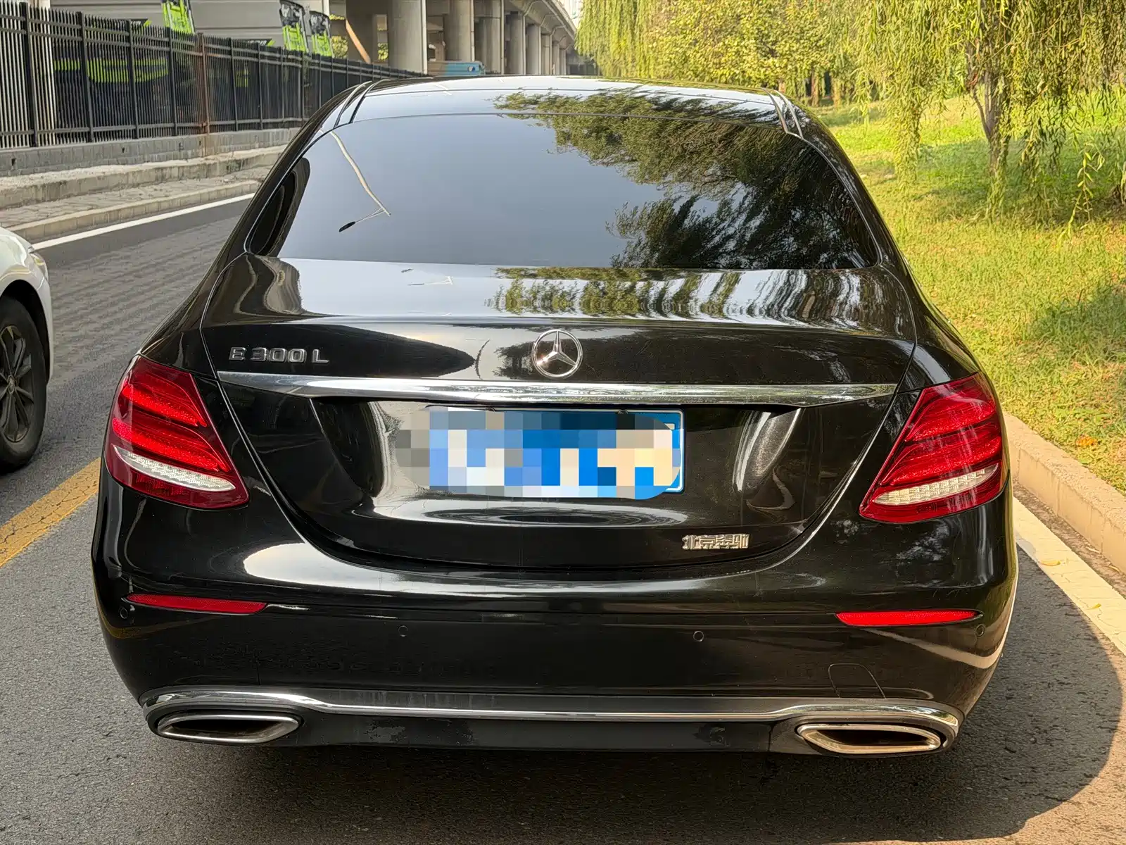 Фото 5 - Mercedes-Benz E-Class