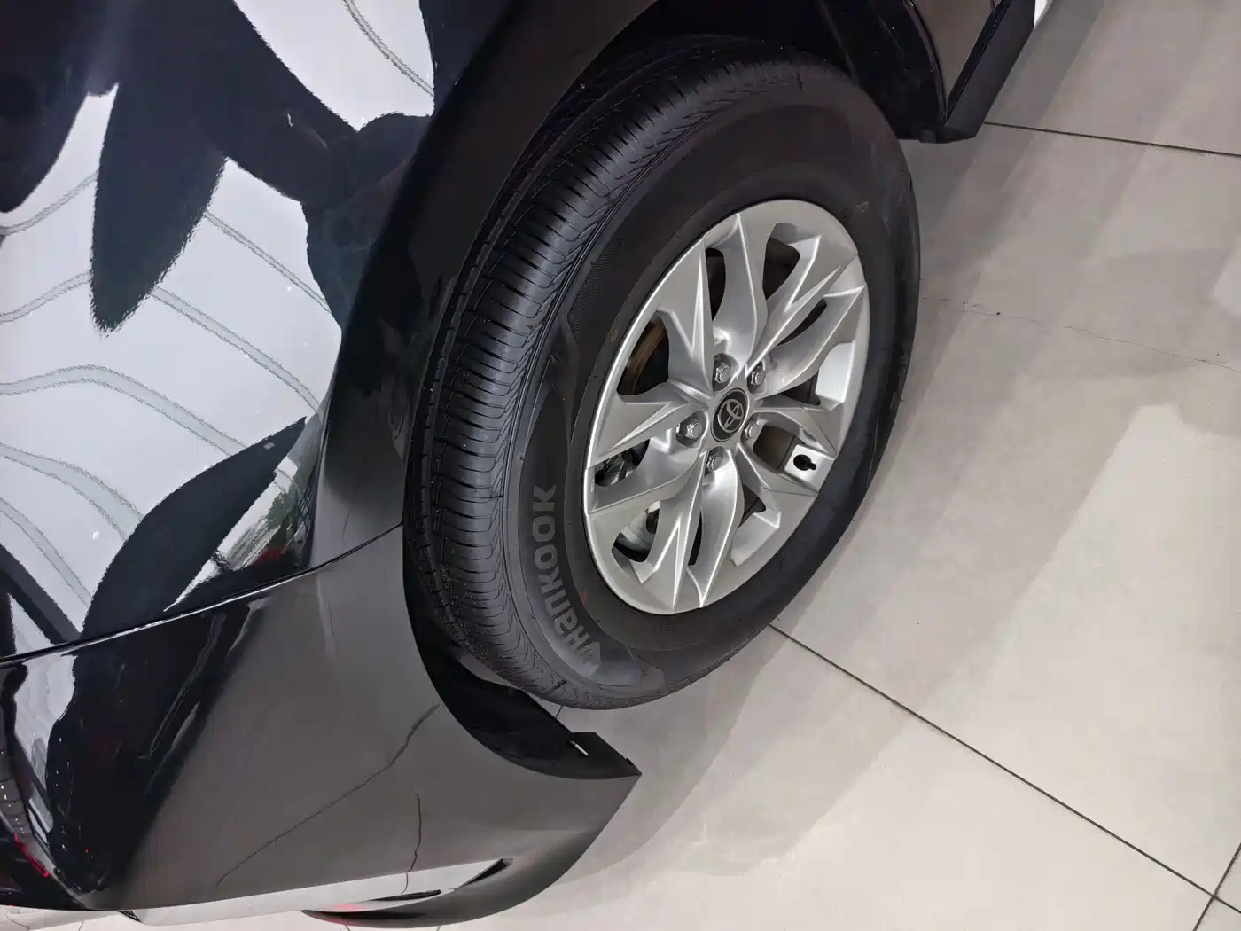 Toyota Granvia 2026 Model 2.5L Hybrid Prestige PLUS AWD Trim фото 5