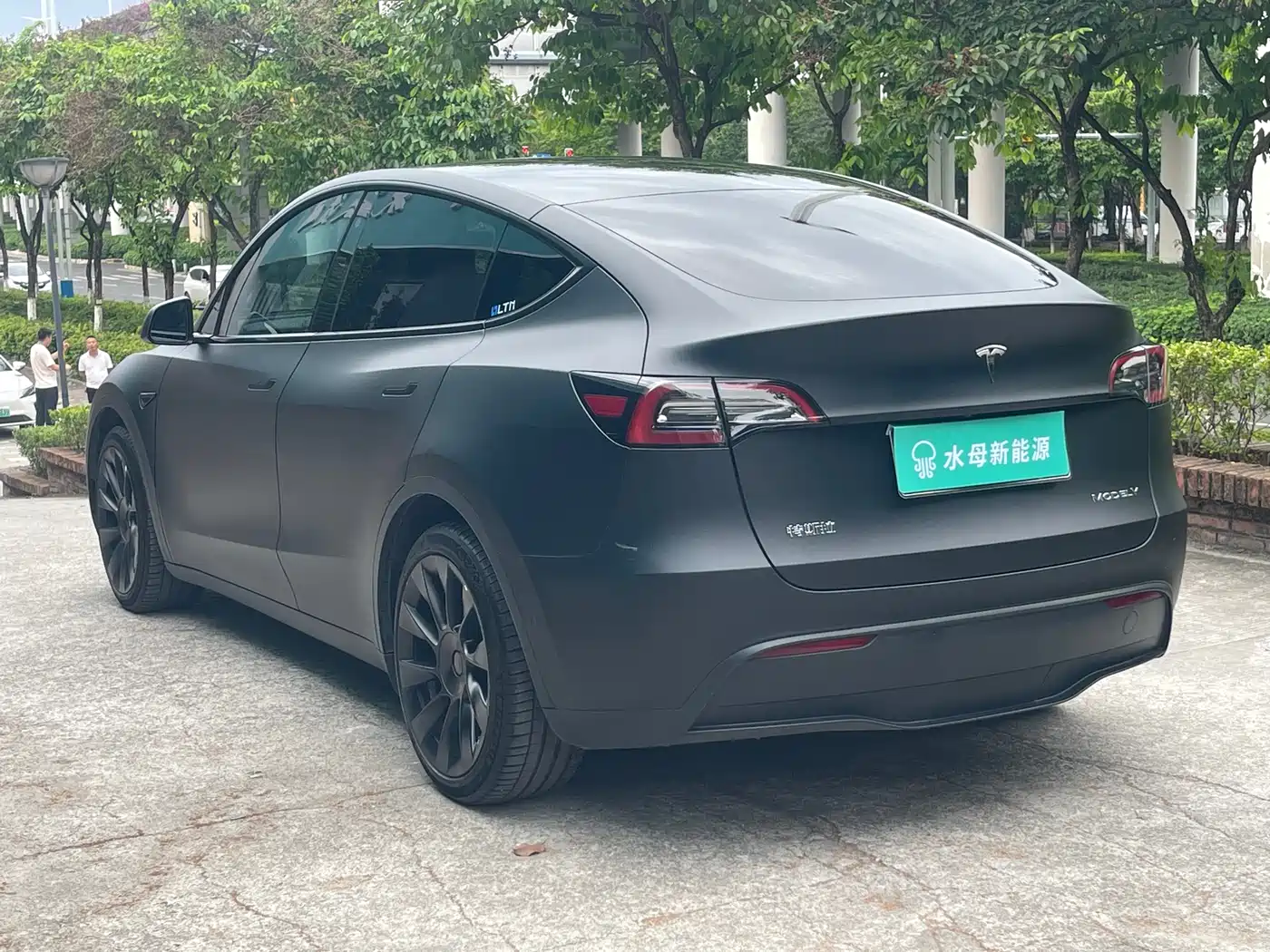 TESLA MODEL Y