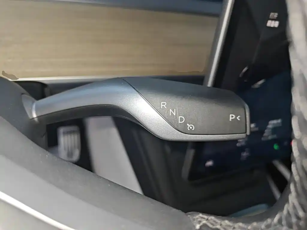 Фото 10 - Tesla Model Y