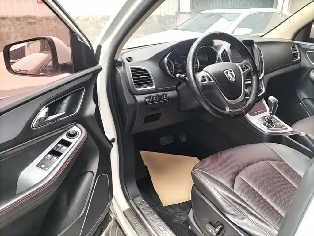 Baojun 560 2016 2016 1.8L iAMT Luxury
