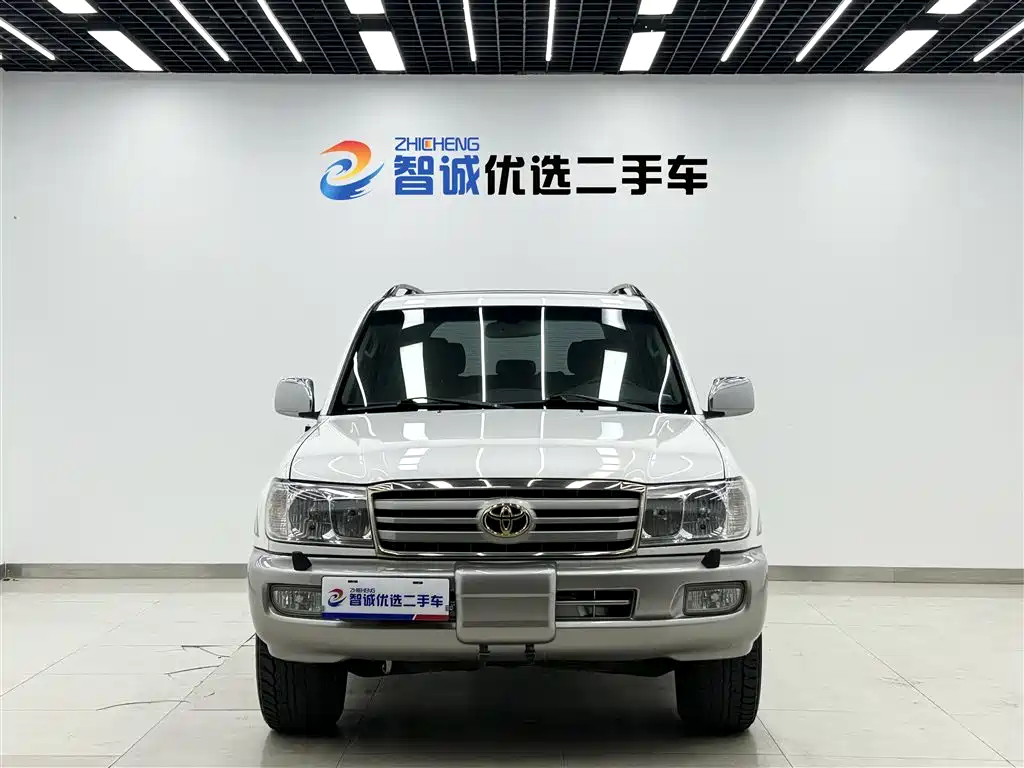 Toyota Land Cruiser 2005 Model 4.7L Automatic GX-R Luxury DVD Edition фото 2