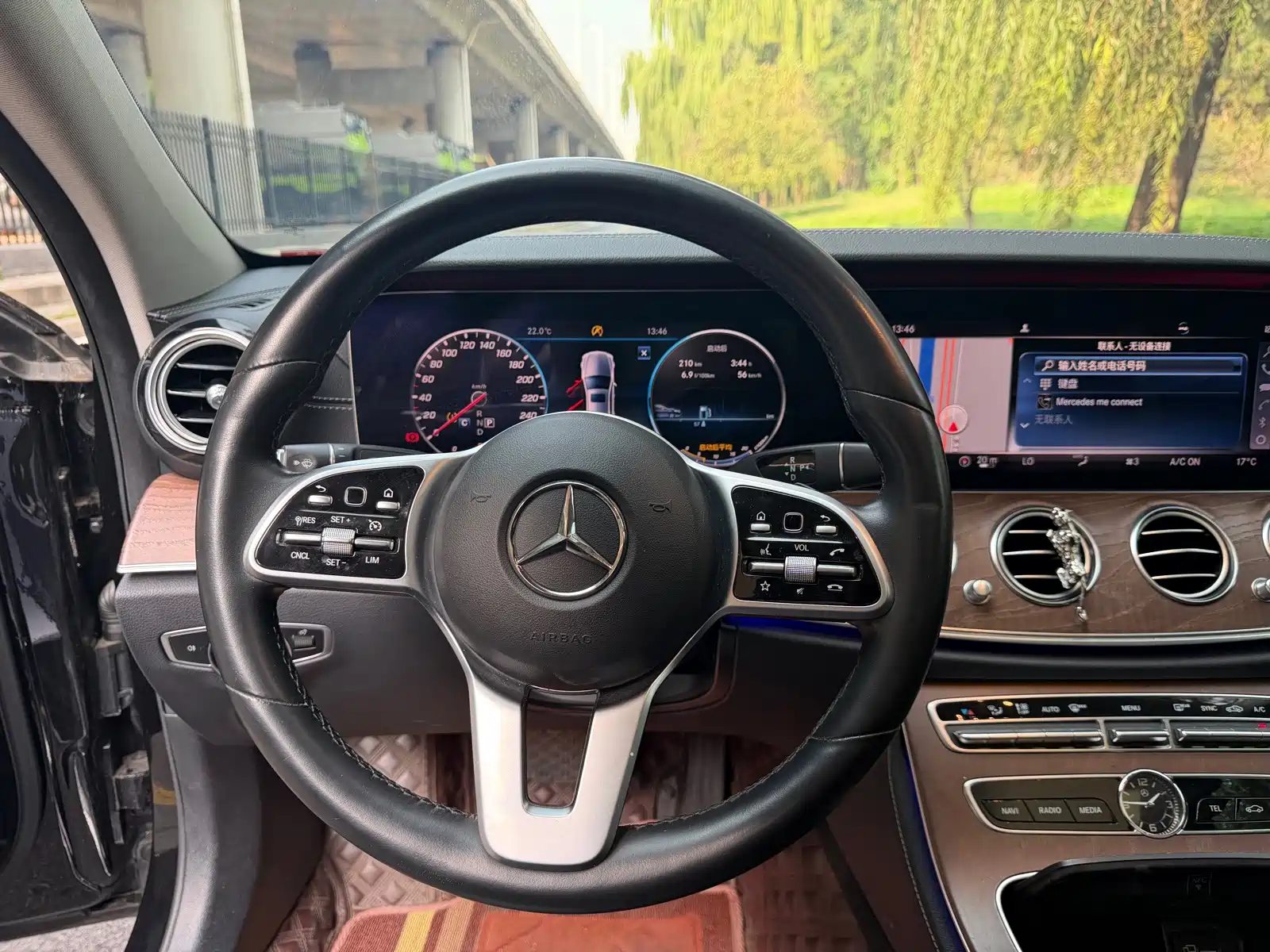 Фото 9 - Mercedes-Benz E-Class