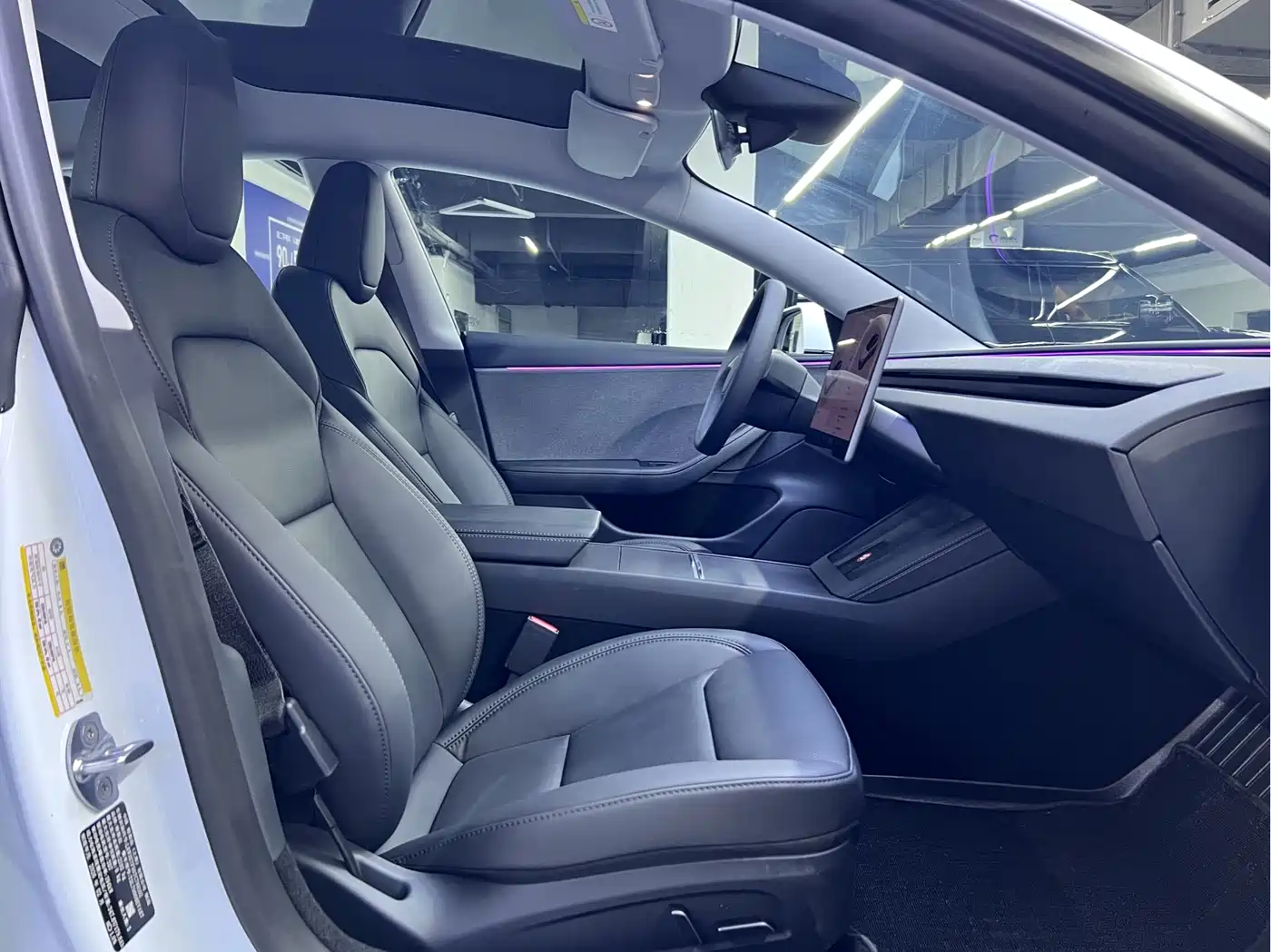 Tesla Model 3 2026 2025 Model Year Facelift Rear-Wheel Drive