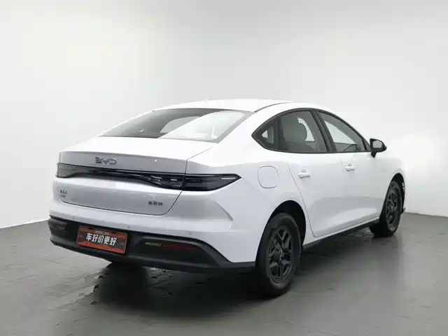 BYD Hai Bao 05 DM-i 2026 DM-i 128KM Luxury — фото 2