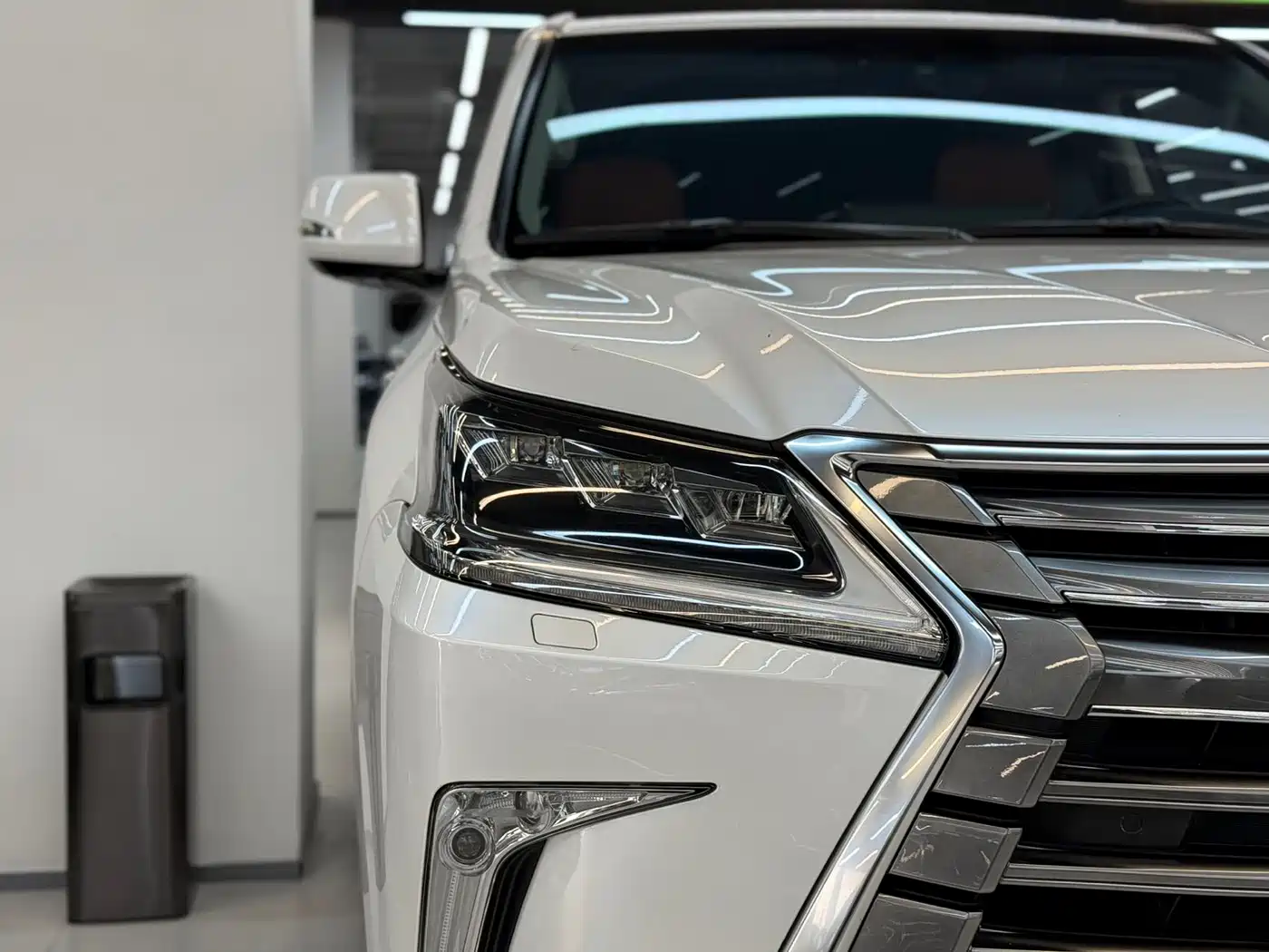 Lexus LX 2017 570 Dynamic Luxury фото 3