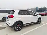 Фото 8 - Geely Vision X3