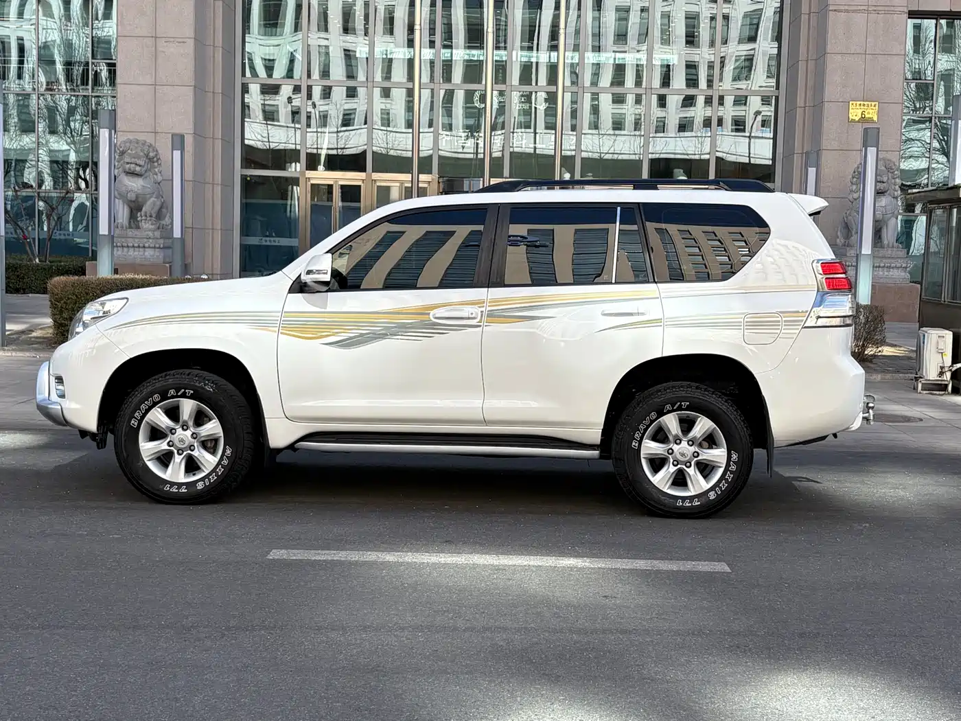 Toyota Prado 2010 4.0L Automatic TX-L фото 6