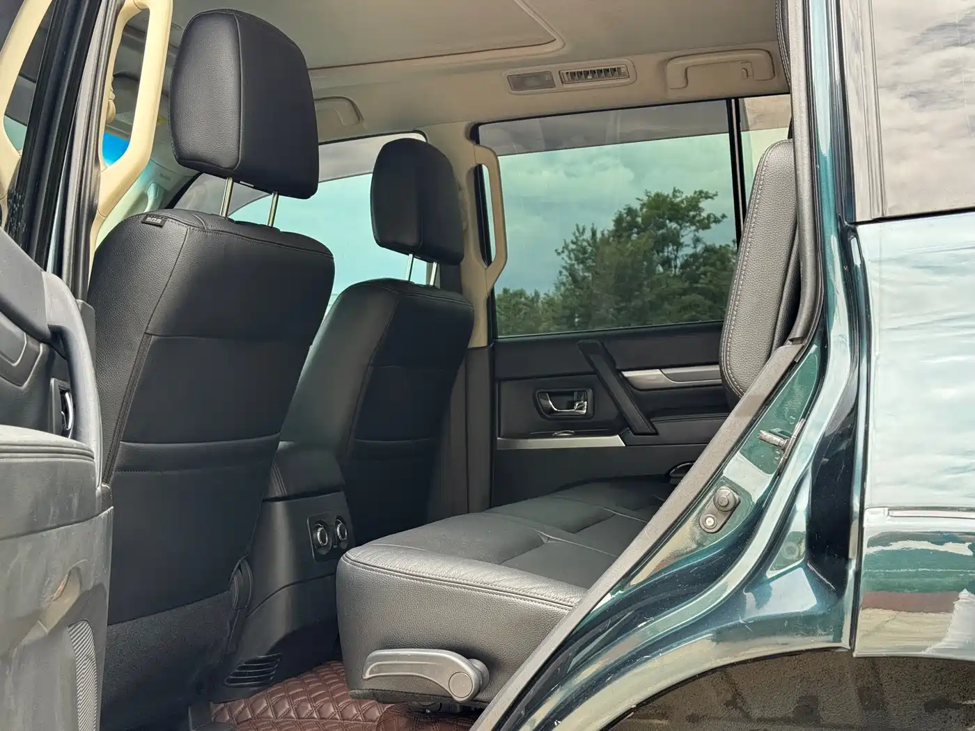 Mitsubishi Pajero (Import) 2015 2016 3.0L Automatic Premium (China IV)