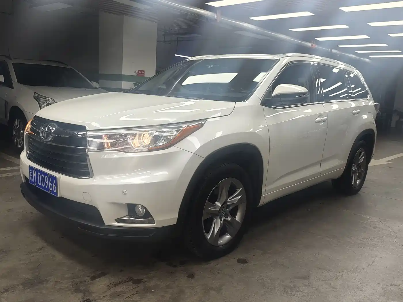 Toyota Highlander 2015 2.0T AWD Luxury Navigation Edition 7-seater