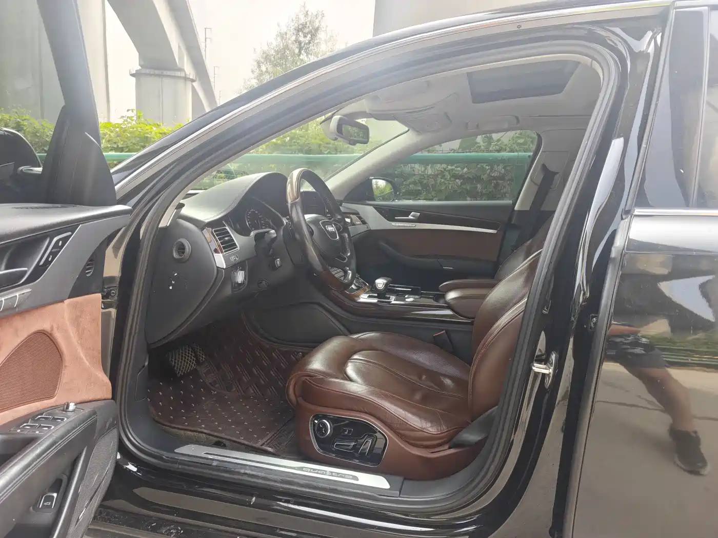 Фото 9 - Audi A8