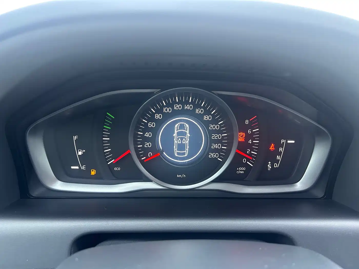 Фото 9 - Volvo XC60