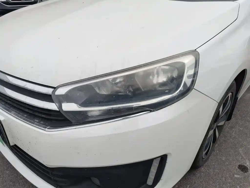 صورة 24 - Citroën C4 C-Quatre