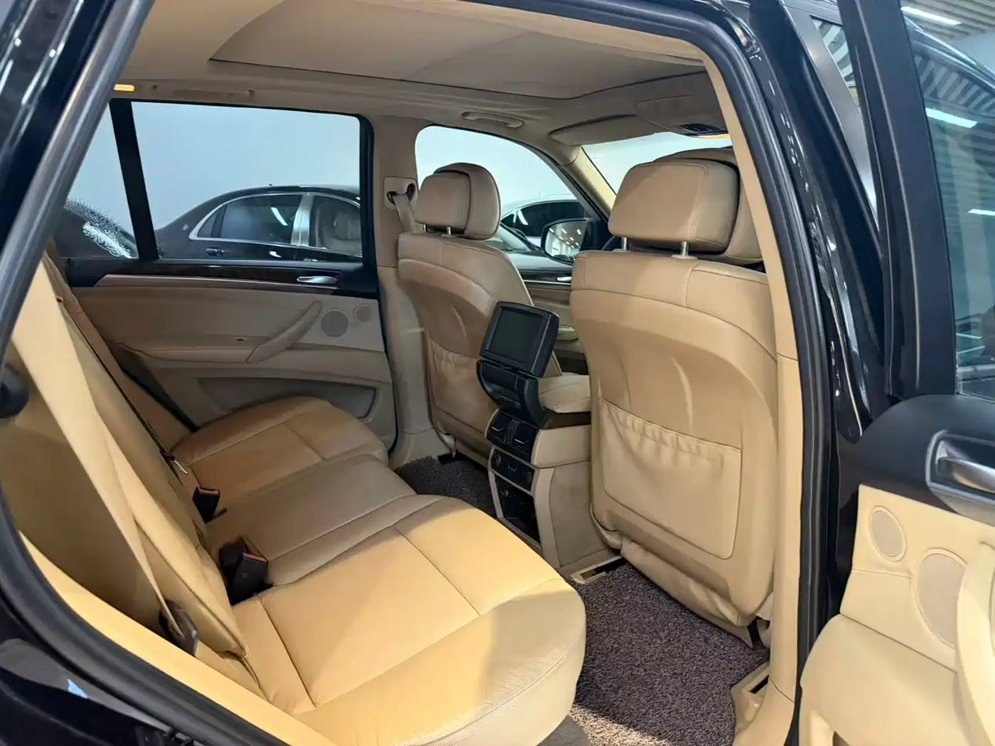 BMW X5 (Import) 2011 xDrive35i Luxury Edition фото 8