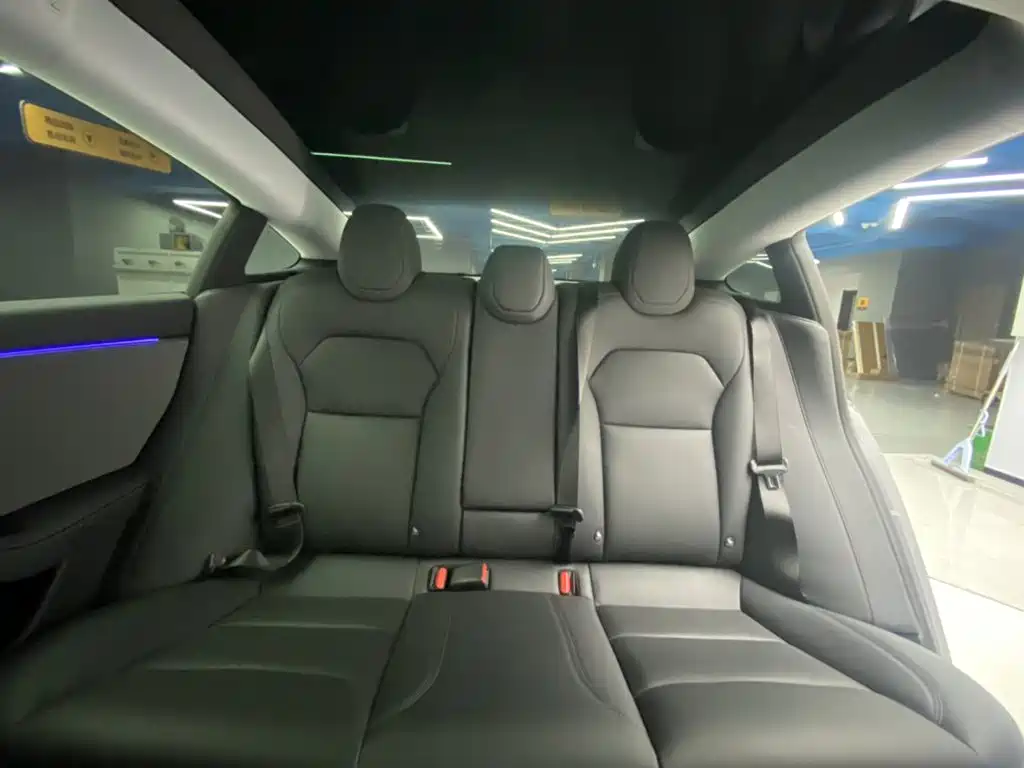 Фото 21 - Tesla Model 3