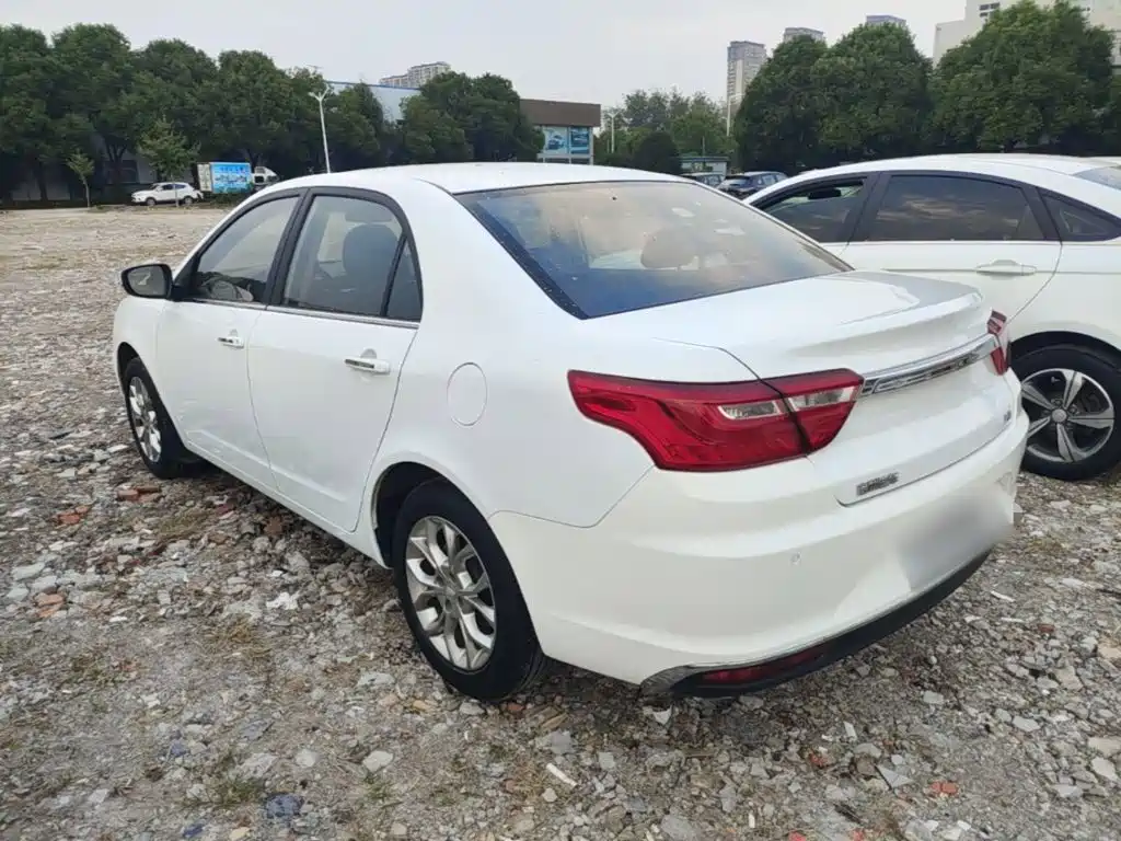 Фото 5 - Geely Vision