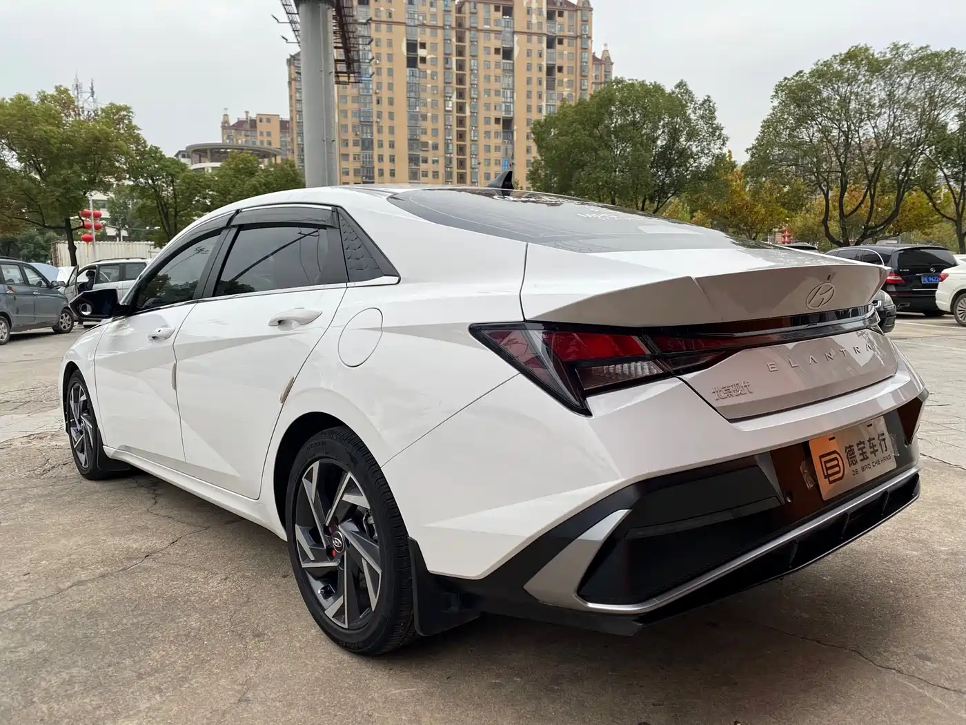Hyundai Elantra 2023 1.5L CVT GLX Elite Edition фото 12