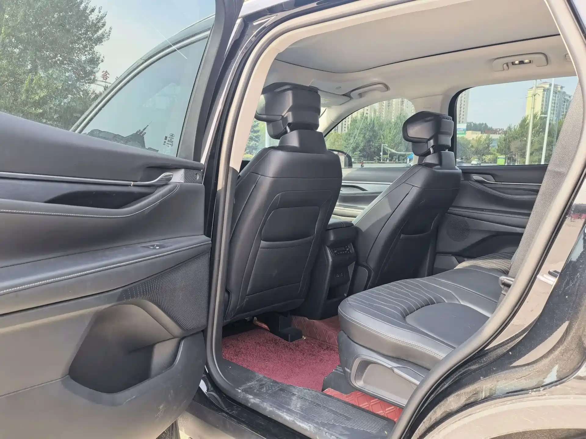Photo 9 - Ford Edge