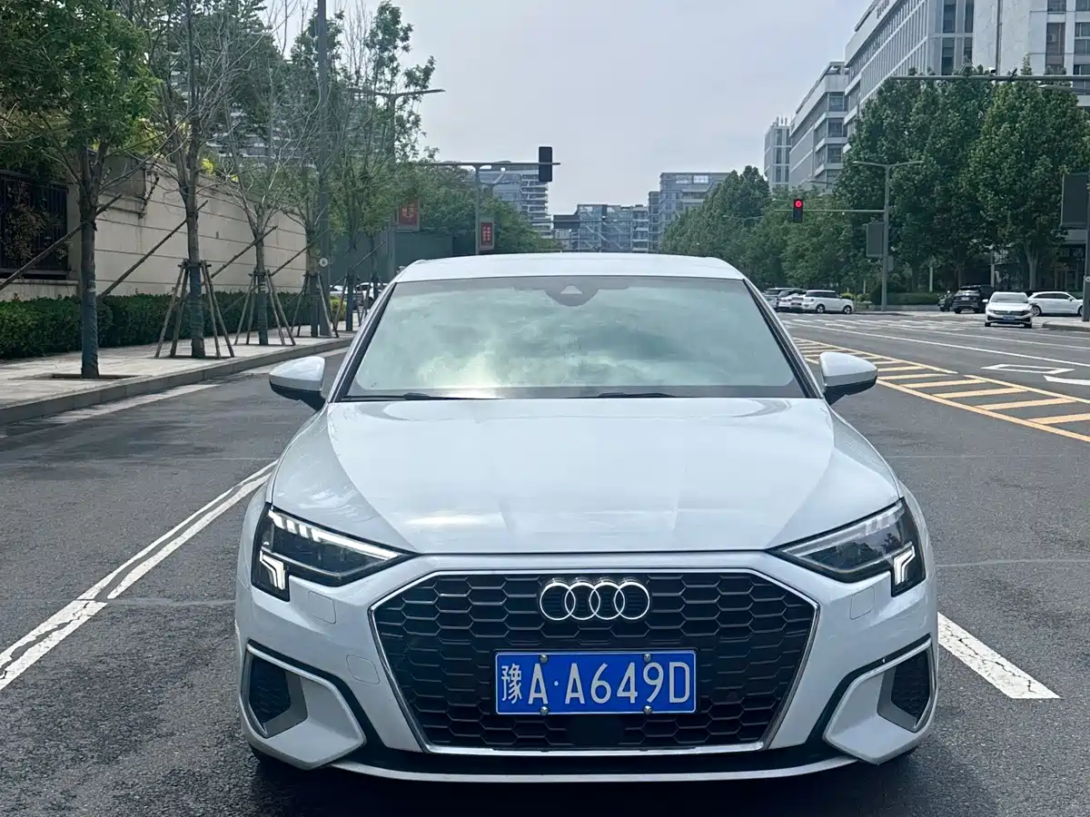 Фото 2 - Audi A3