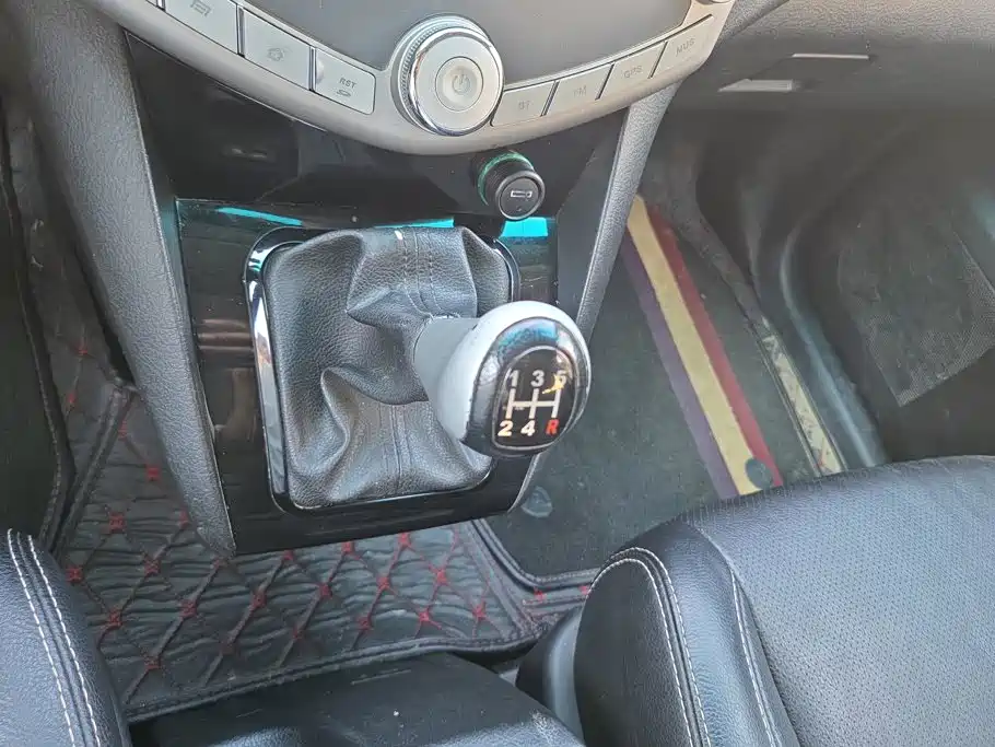 BYD S6 2014 2014 Model 2.0L Manual Luxury 5-Seater