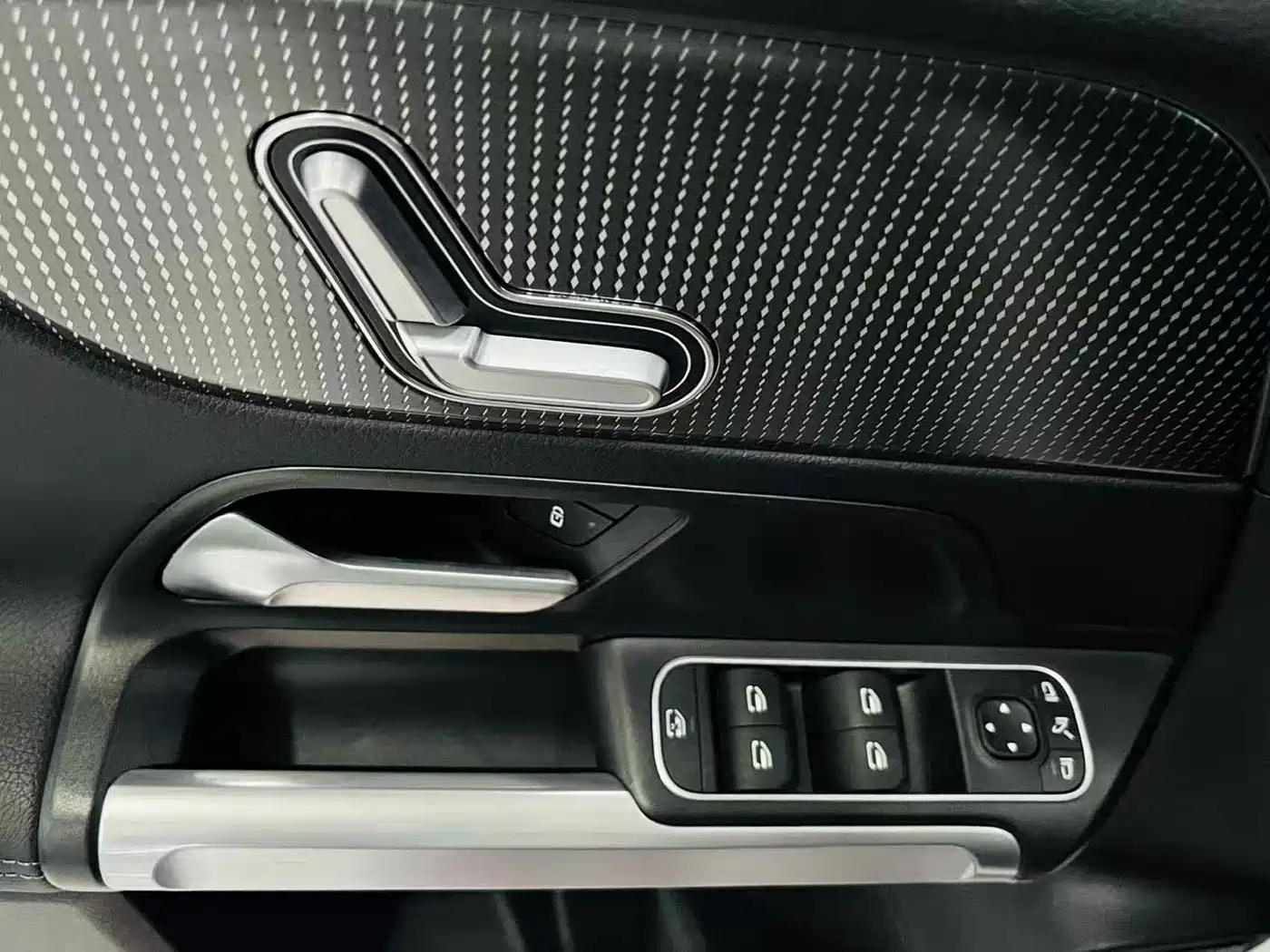 Mercedes-Benz GLB 2023 Facelift GLB 200 Dynamic фото 12