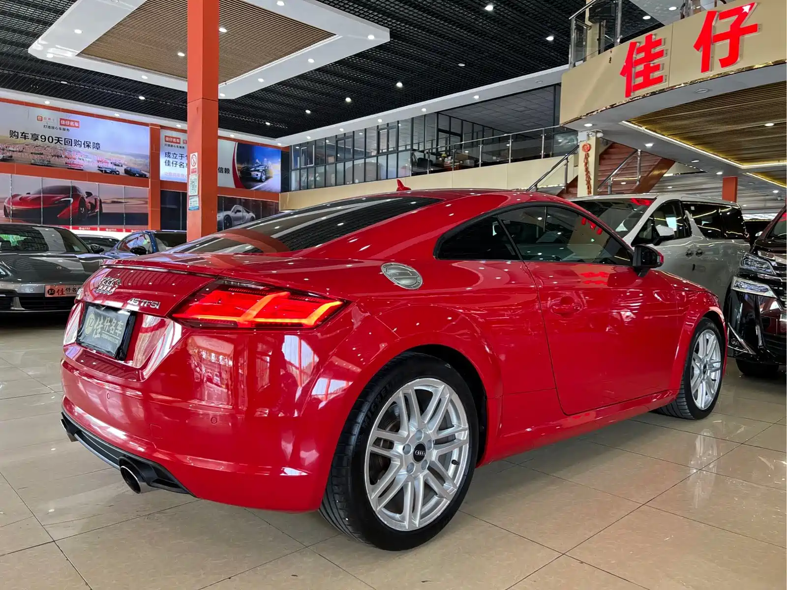 Фото 4 - Audi TT