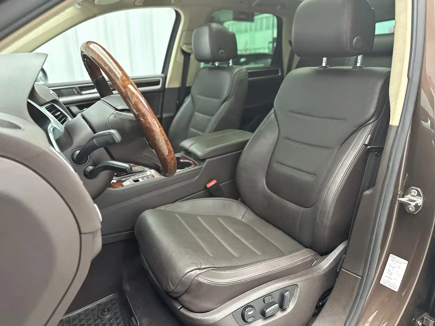 Volkswagen Touareg 2011 3.0TSI Premium фото 20