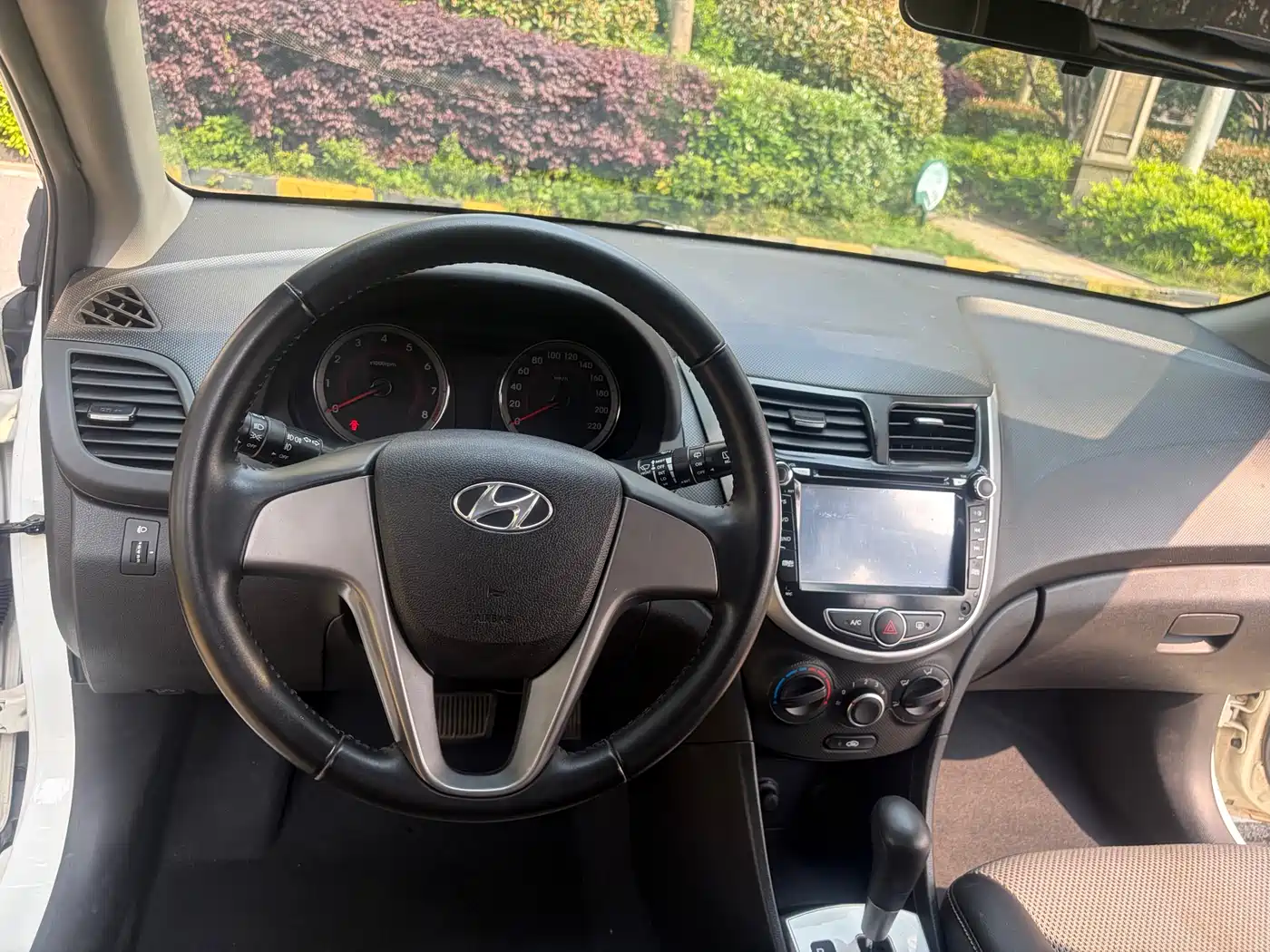 Hyundai Reina 2015 2014 Model 1.4L Automatic GLX