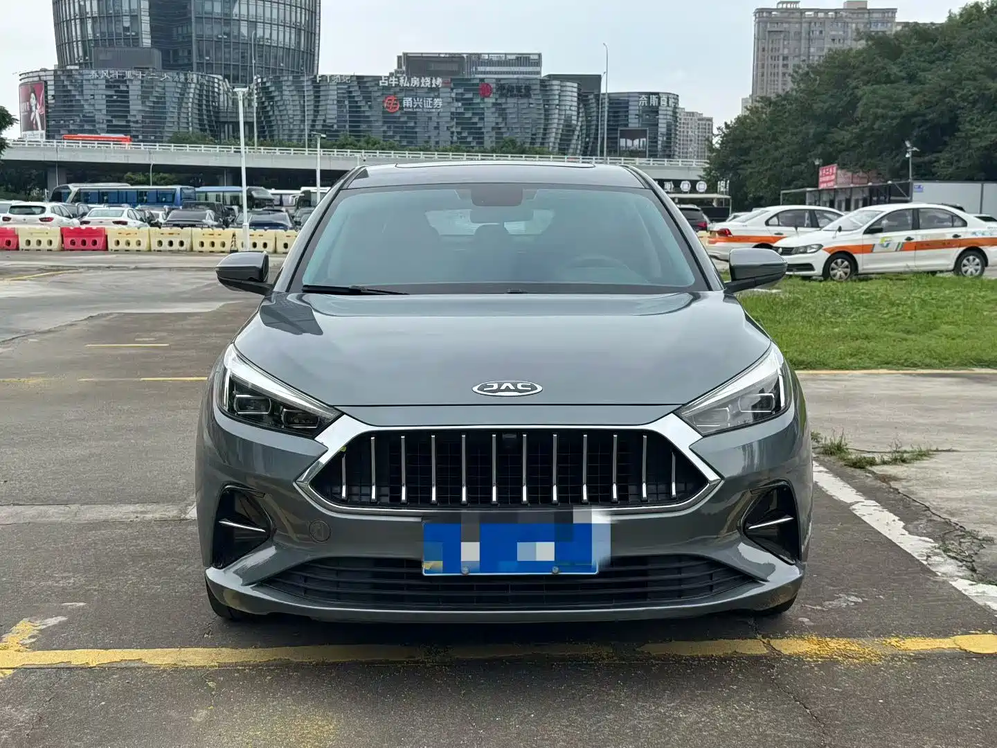 Фото 2 - JAC JAC J7