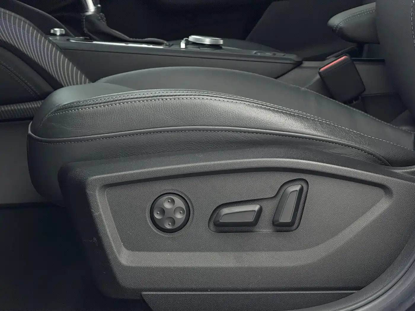 Audi Q2L 2023 2022 35 TFSI Fashion Elegance