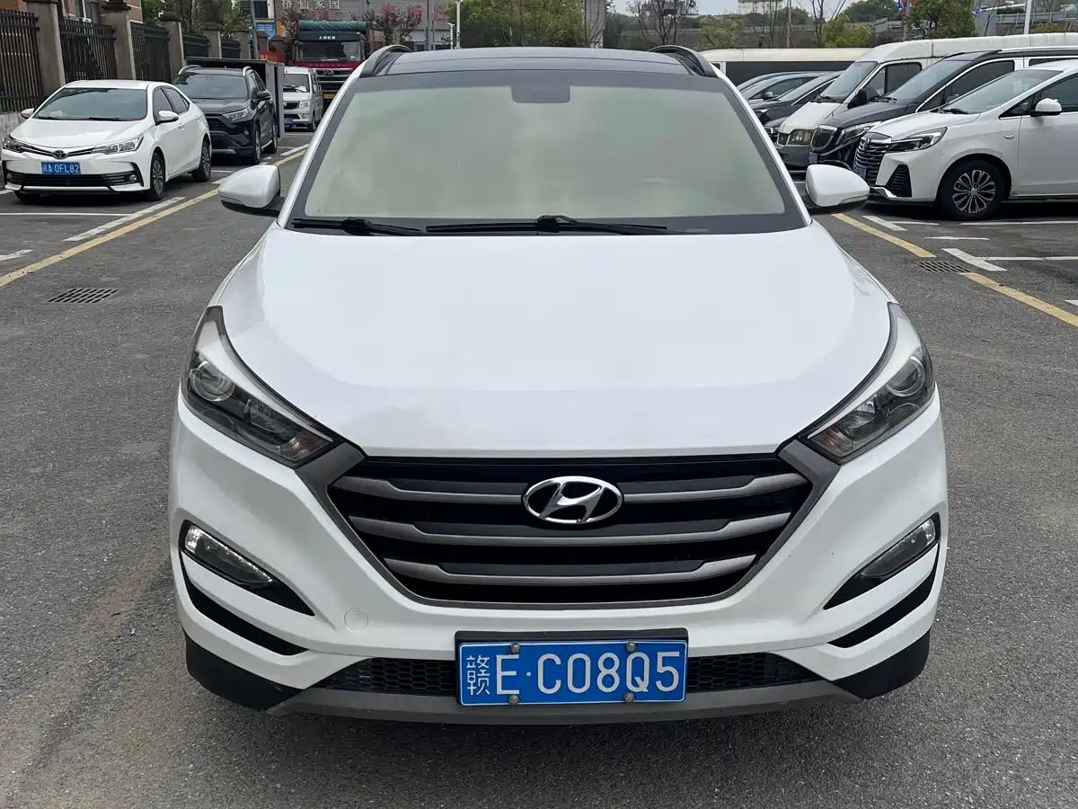 HYUNDAI TUCSON
