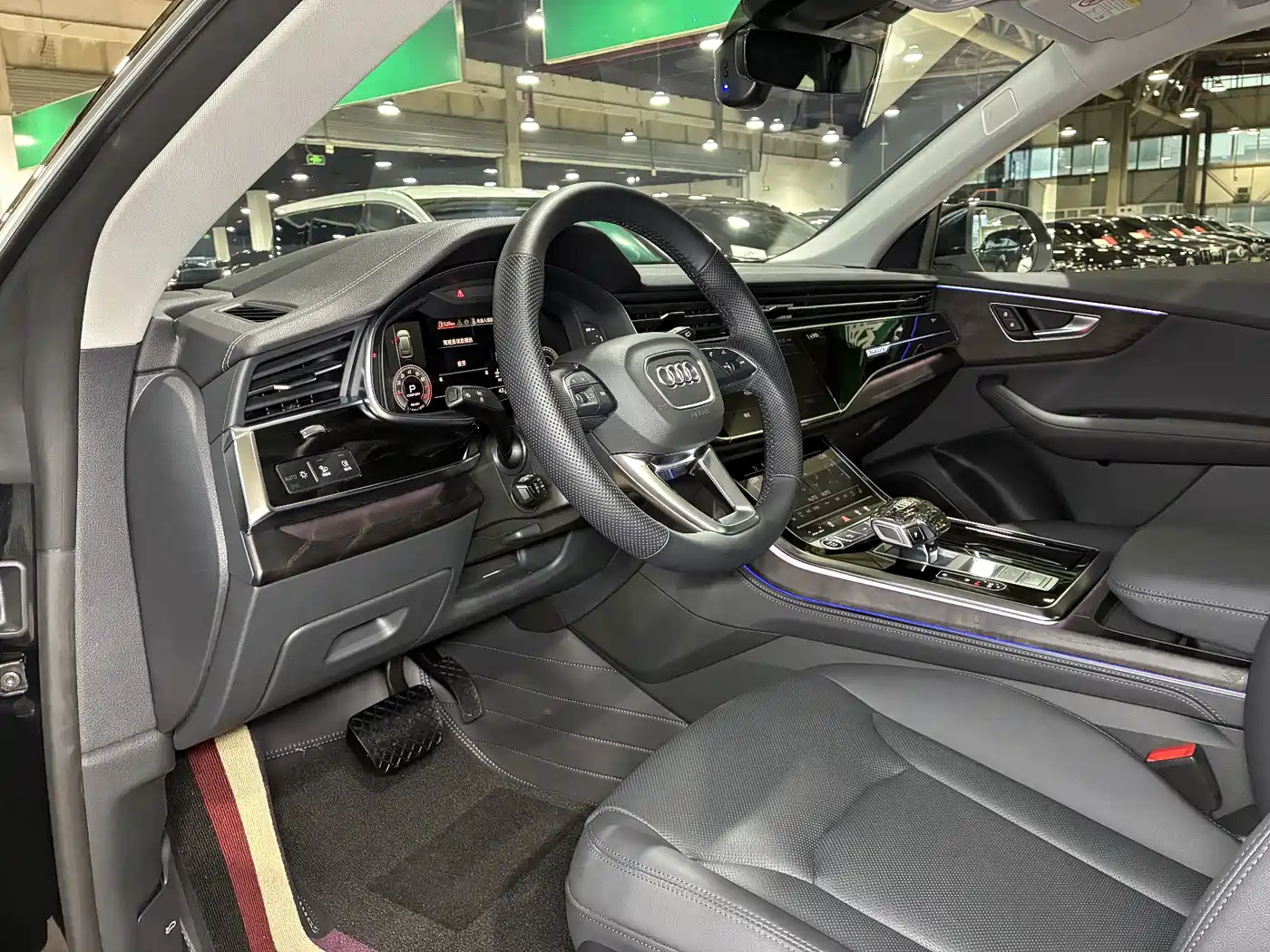 Audi Q8 2025 2023 55 TFSI Luxury Sport