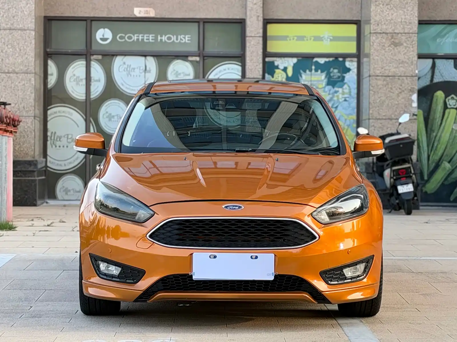 Фото 2 - Ford Focus