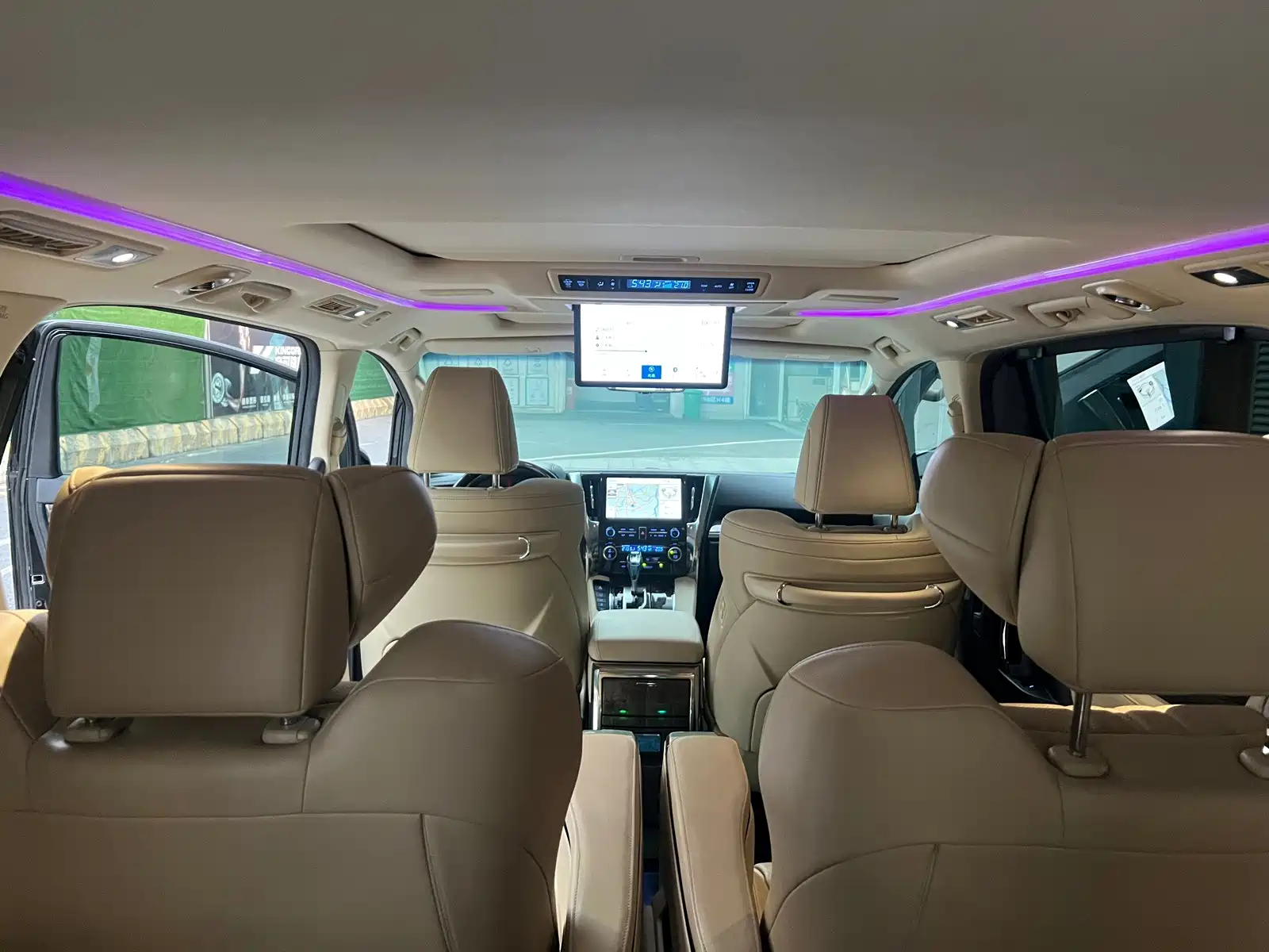 Фото 11 - Toyota Vellfire