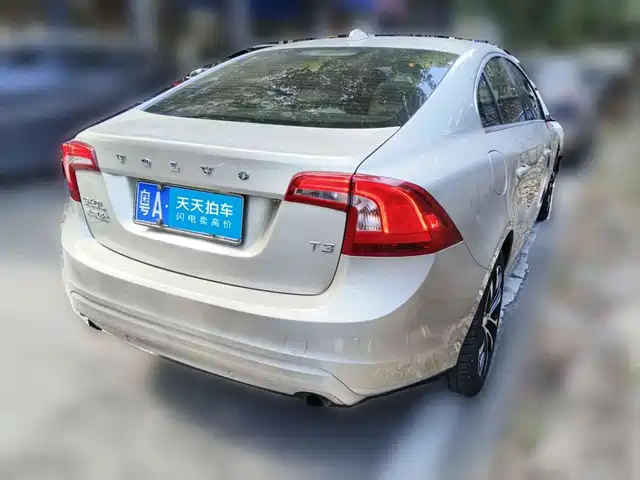 Volvo S60 2019 S60L T3 Smart Advance Edition — фото 2