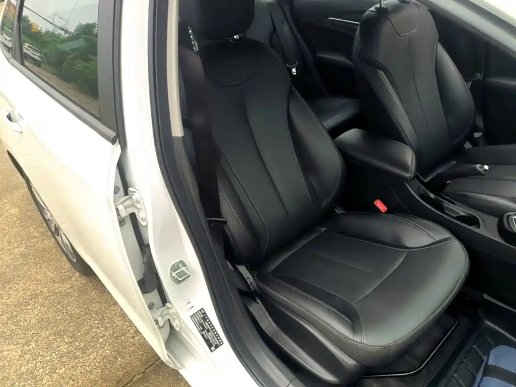 Фото 25 - Buick Excelle