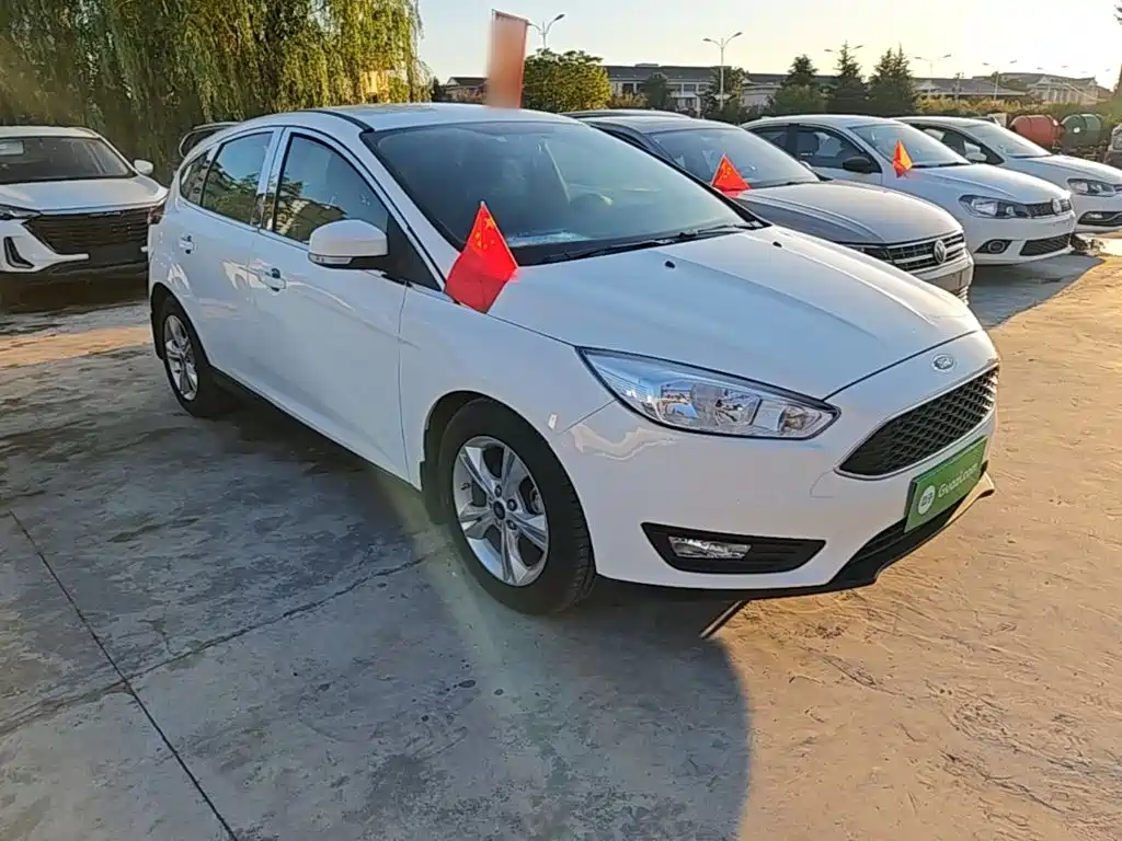 Фото 4 - Ford Focus