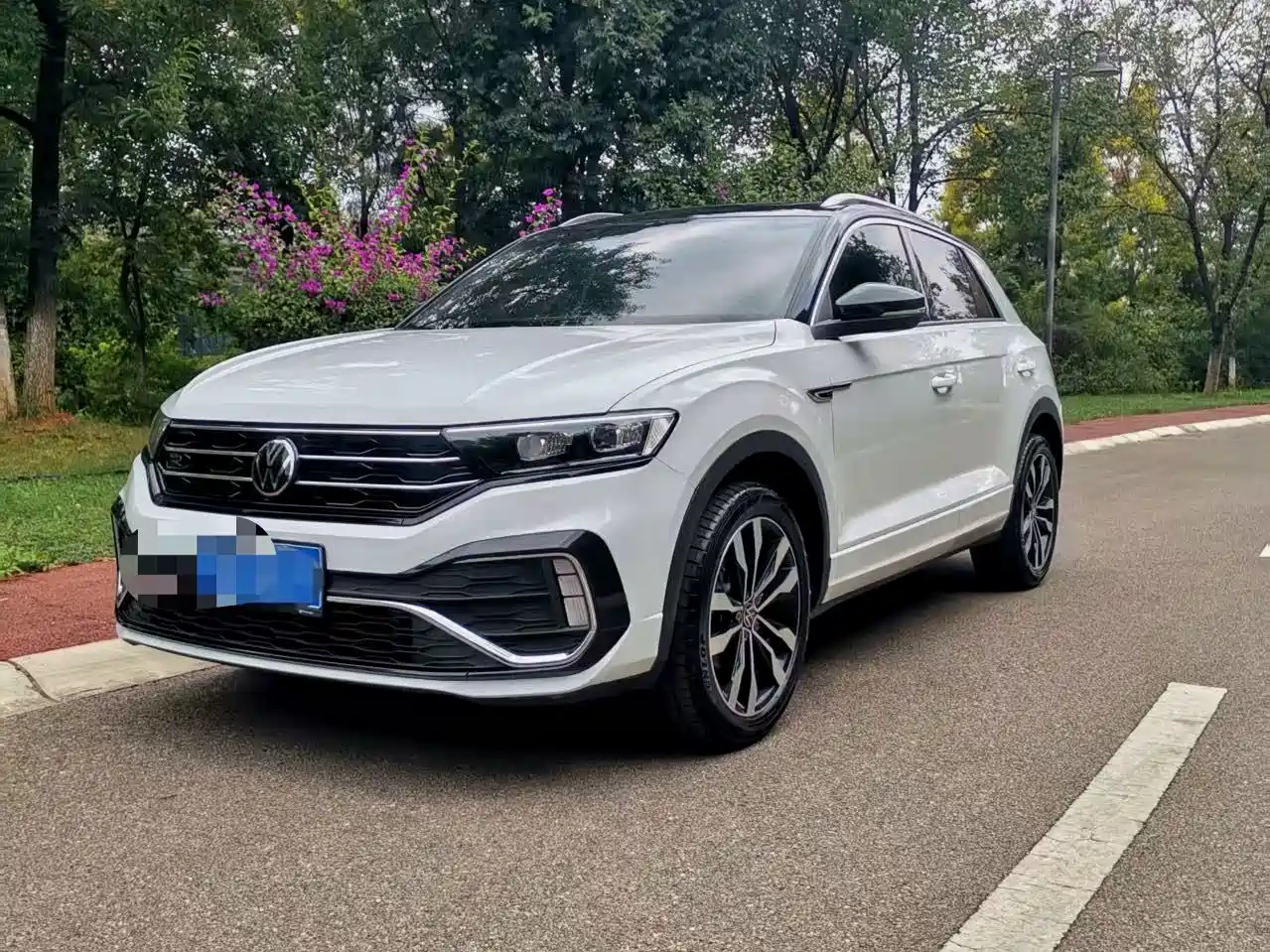 Photo 1 - Volkswagen T-ROC