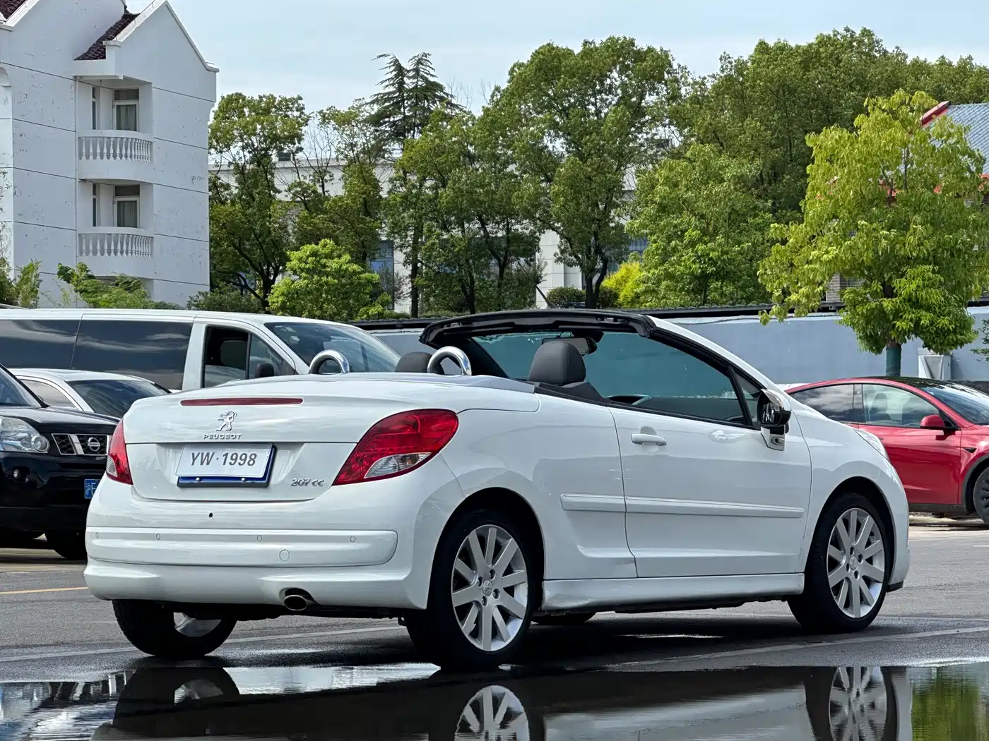 Peugeot 207 (Import) 2013 2013 1.6L CC Roland Garros Luxury