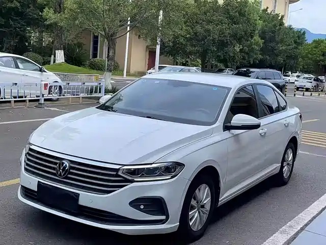 Volkswagen Lavida 1.5L, автомат