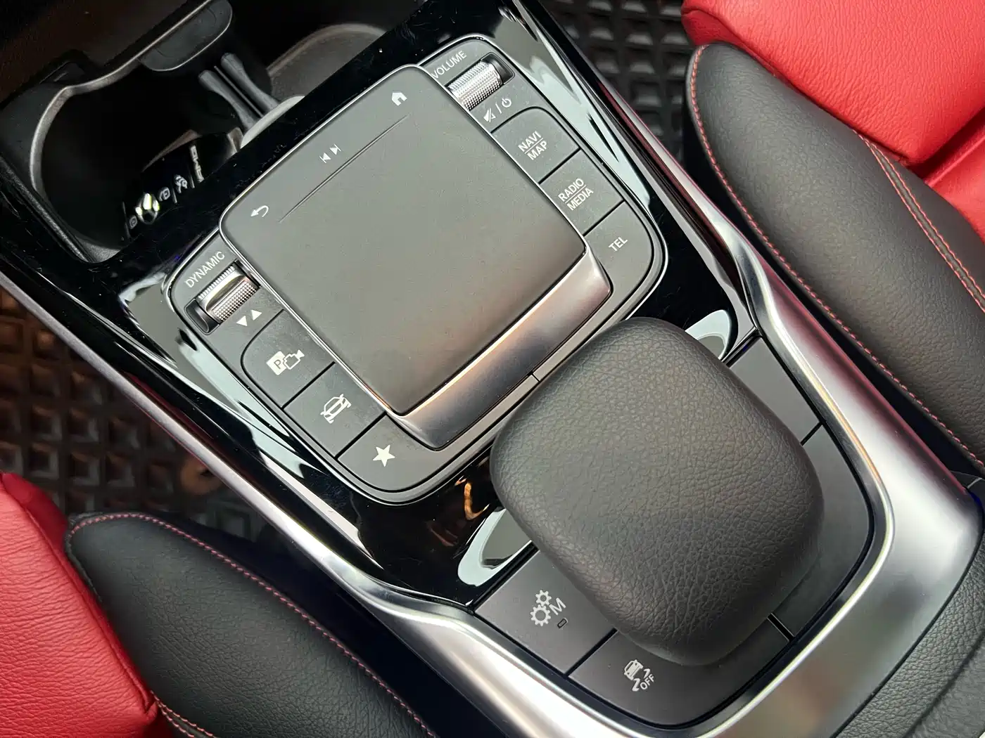 Mercedes-Benz A-Class AMG 2022 AMG A 35 L 4MATIC фото 14