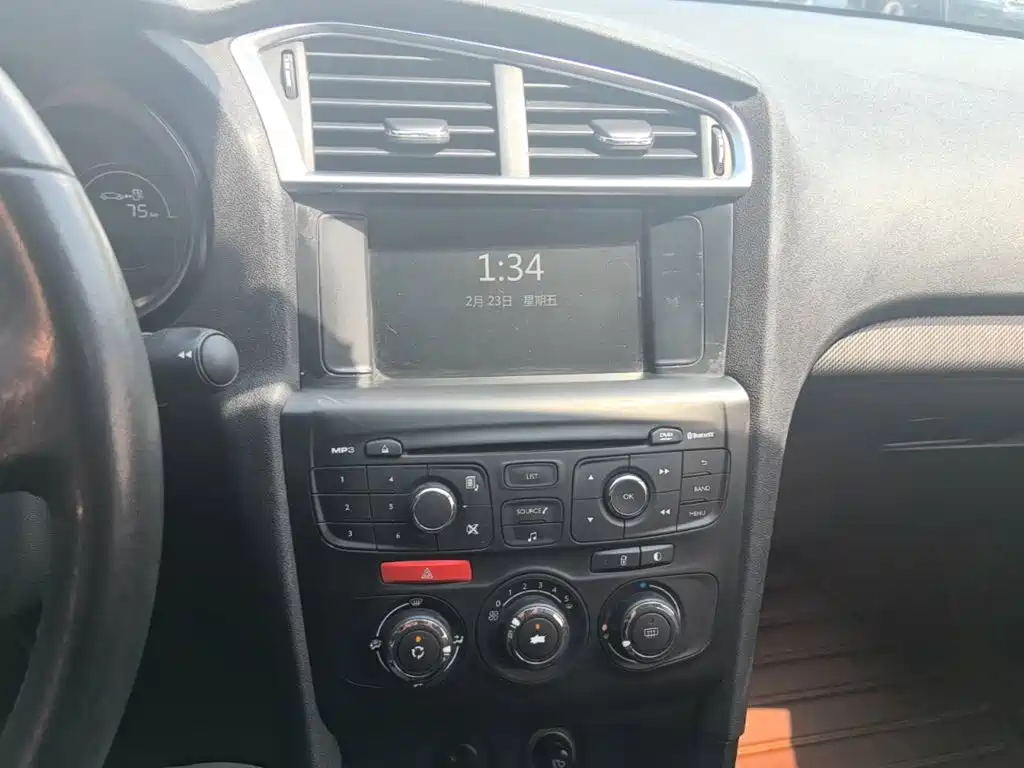 Citroën C4L 2017 2016 1.2T Manual Leading Edition