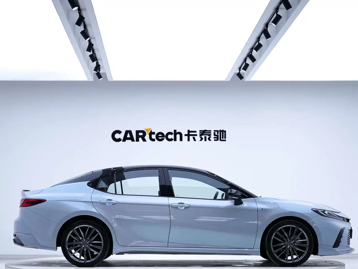 Toyota Camry 2024 Model Dual Hybrid 2.0HXS Sport Plus Edition фото 3