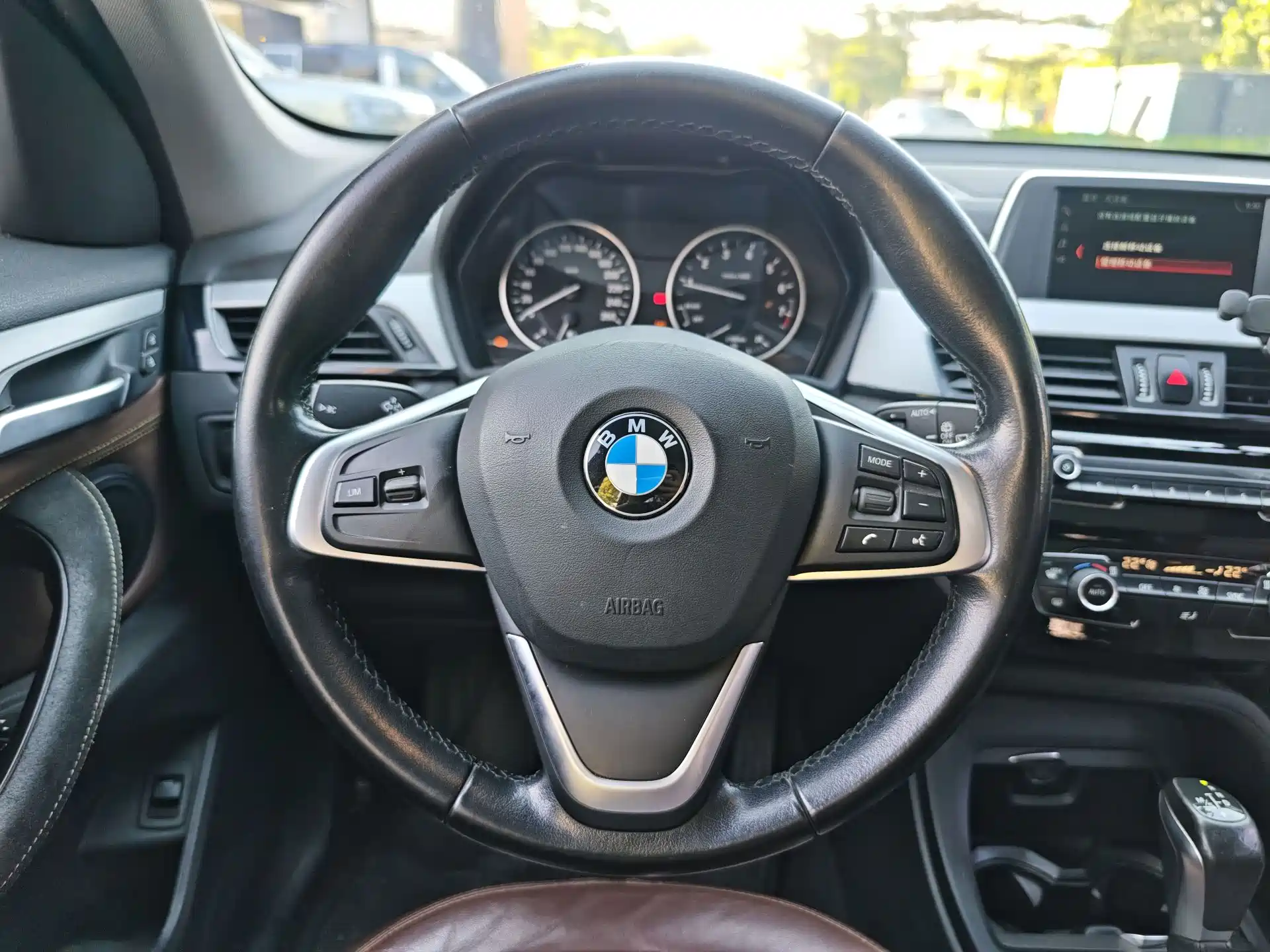 Фото 8 - BMW X1