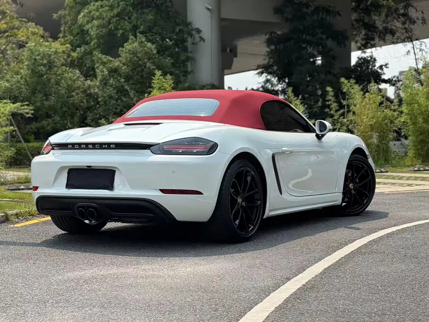 PORSCHE 718