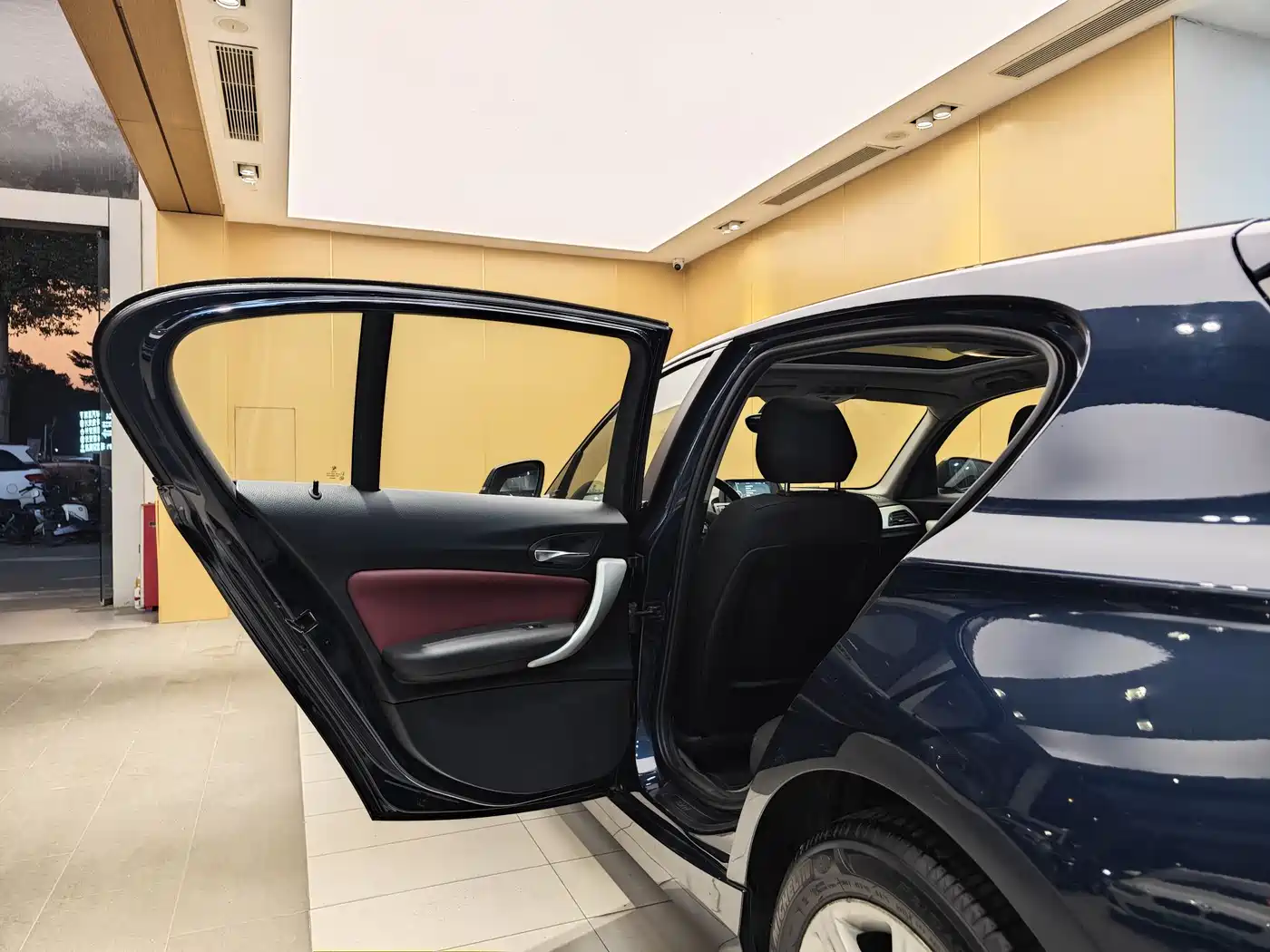 BMW 1 Series (Import) 2013 Facelift 116i Leading Model фото 21