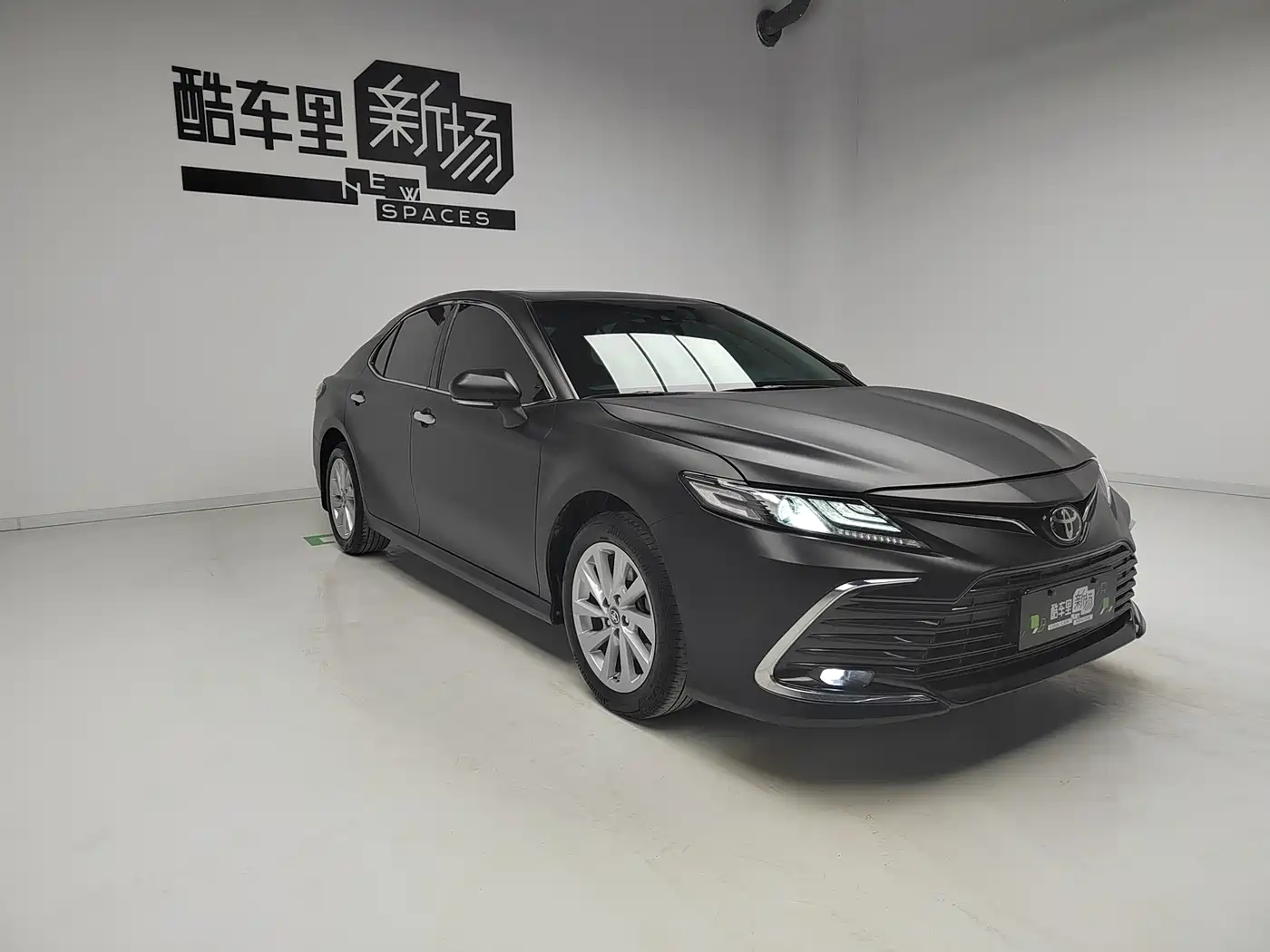Toyota Camry 2021 2.0G Luxury Edition фото 3