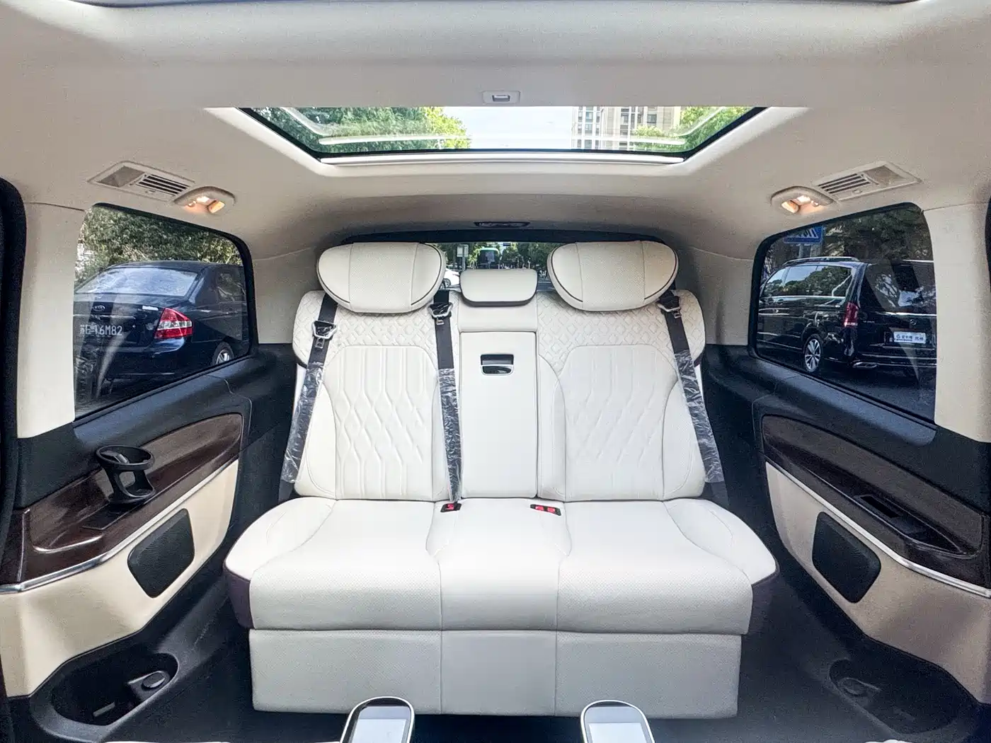 Mercedes-Benz V-Class 2022 V 260 Pilot Edition фото 40