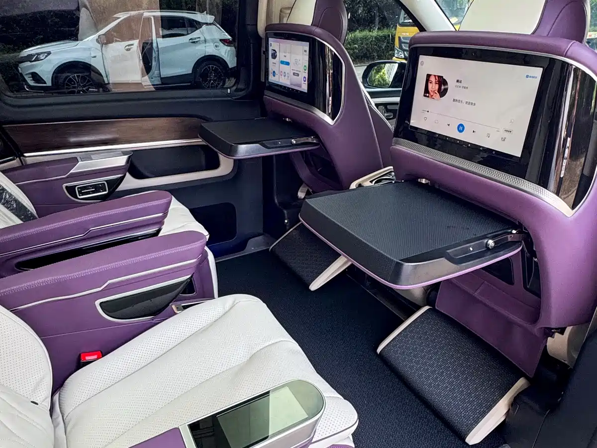 Mercedes-Benz V-Class 2022 V 260 Pilot Edition фото 22