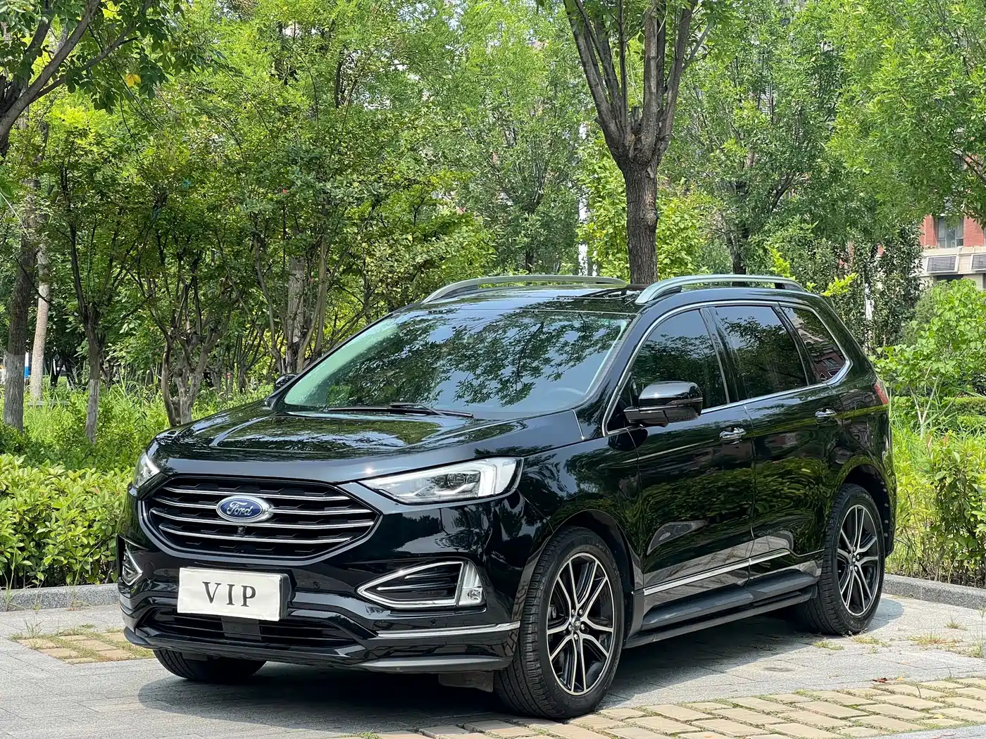 Photo 1 - Ford Edge